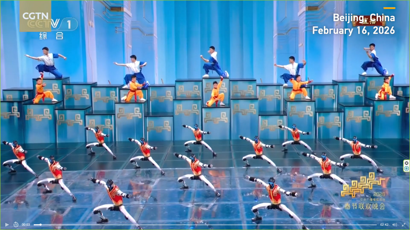 Screenshot: Humanoid robots in the Spring Festival Gala